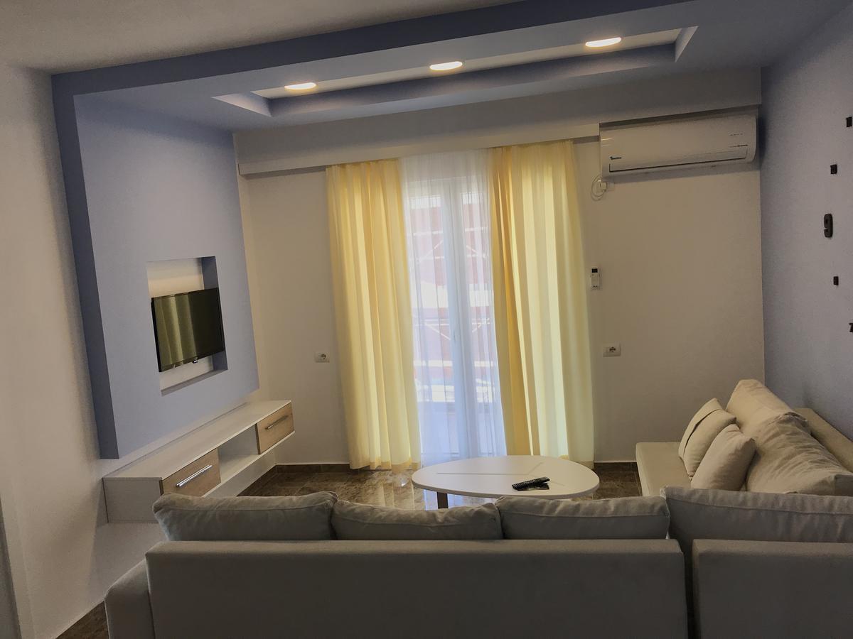 Elvin Deluxe Apartment Velipoje Bagian luar foto
